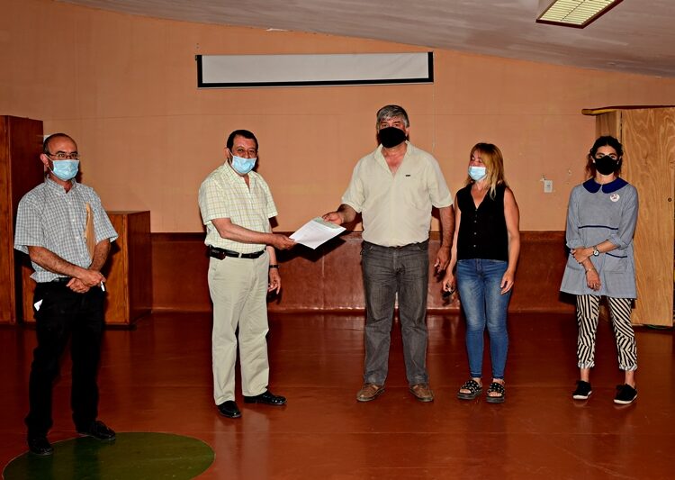 Entrega de subsidios a instituciones educativas