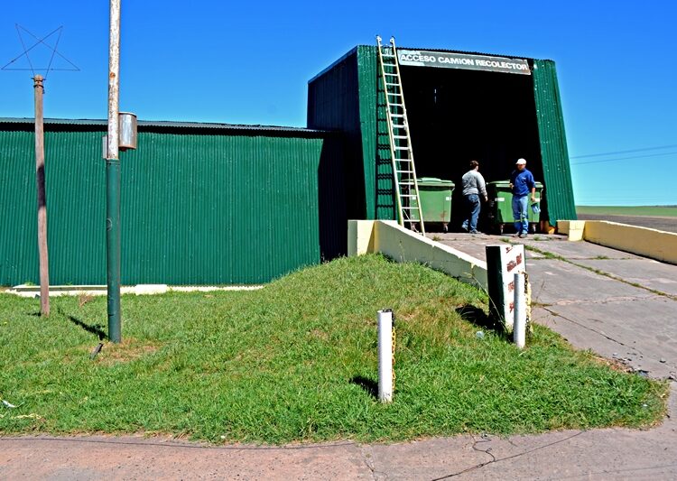 Se realizaron trabajos de pintura en la Planta de Tratamientos de Residuos de Barker