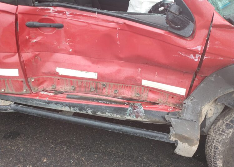 Accidente entre una camioneta y un camión este mediodía
