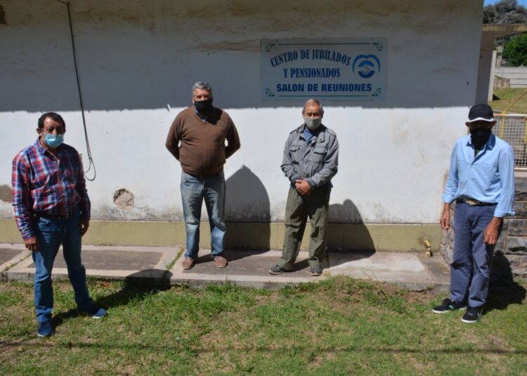 El intendente se reunió con integrantes del Centro de Jubilados de Villa Cacique