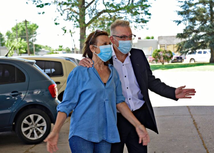 El intendente Julio César Marini presentó a la nueva Secretaria de Salud al personal del Hospital
