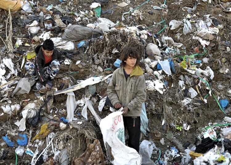 Las ganancias de los diez más ricos «podrían pagar la vacuna de todo el mundo»