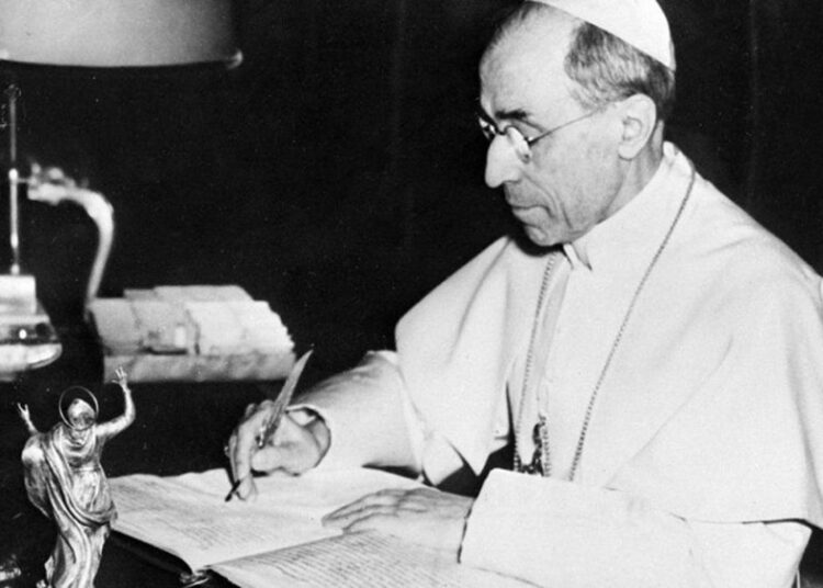Un libro muestra «los esfuerzos» de Pio XII para ayudar a los judíos durante el nazismo