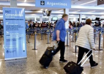 Detectaron una variante del virus SARS COV-2 del Reino Unido en un viajero que arribó de Frankfurt