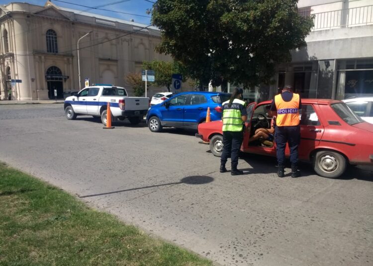 Se realizaron operativos vehiculares en distintos puntos de la ciudad
