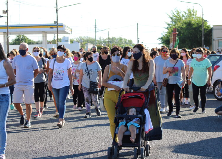 Alrededor de 300 personas participaron en la marcha para pedir «Justicia por Sara»