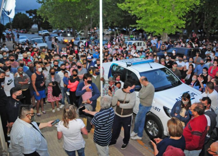 Contundente marcha de vecinos de María Ignacia para pedir seguridad y defender la tranquilidad