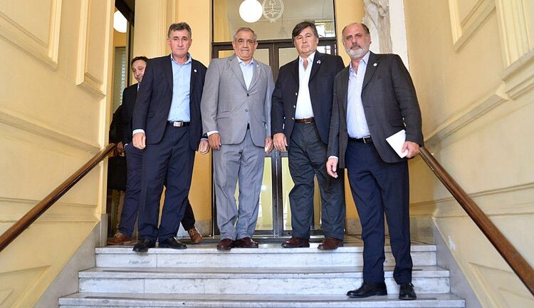 El campo anunció un paro de 72 horas en rechazo al cierre de las exportaciones de maíz