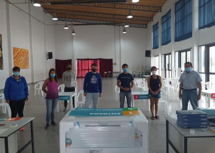 Llegaron insumos a Benito Juárez en el marco del Plan Provincial público, gratuito y optativo contra el COVID-19