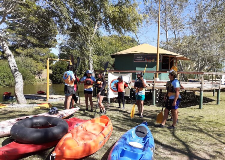 La Escuela de Remo y Canotaje participó de la Travesía de los Valientes en Claromecó