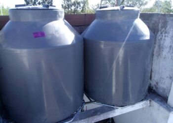 Se adquirieron tanques de agua para la Escuela Primaria 30