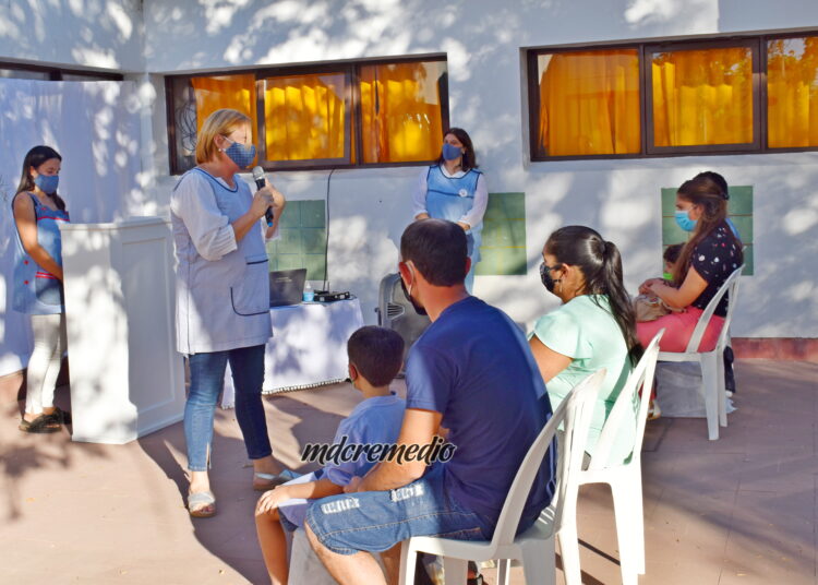 El Jardín 901 pudo reencontrarse con sus egresados que recibieron sus medallas