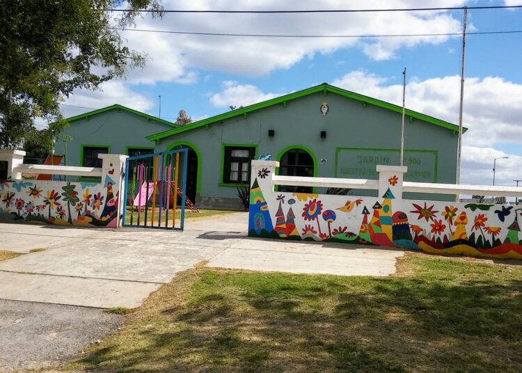 Equipo directivo y docentes del Jardín 906 se preparan para la vuelta a la presencialidad