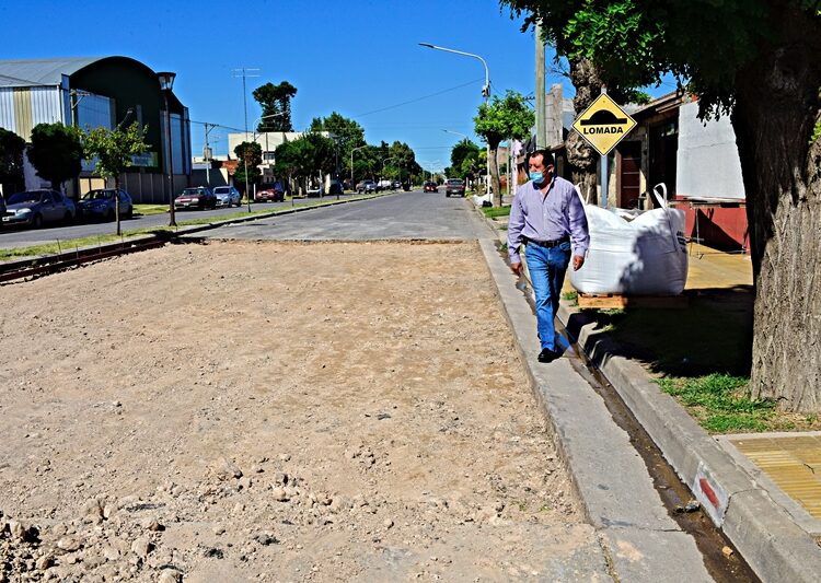 Trabajos de hormigonado sobre Av. Constitución