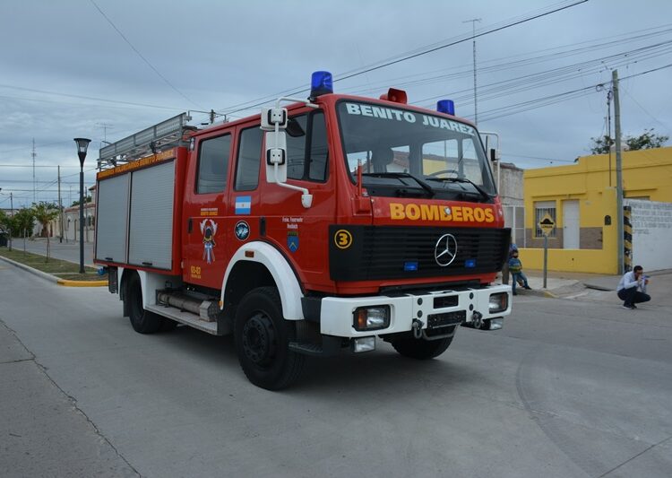 Presentación de nueva autobomba para Bomberos Voluntarios