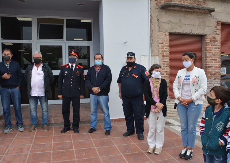 Presentación de nueva autobomba para Bomberos Voluntarios