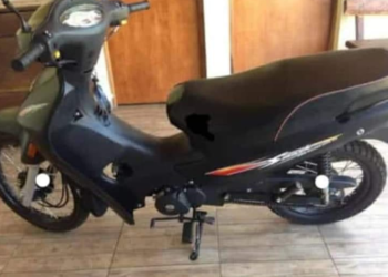 Robaron una moto del exterior de un domicilio
