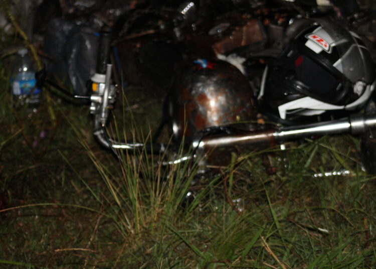 Un auto embistió a una moto en ruta nacional 3, hay dos heridos