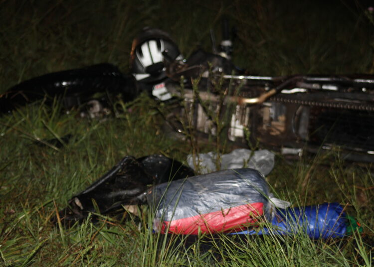 Un auto embistió a una moto en ruta nacional 3, hay dos heridos