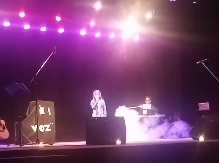 Dos niñas de Villa Cacique hicieron su primera presentación de canto en un Teatro tandilense