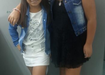 Dos niñas de Villa Cacique hicieron su primera presentación de canto en un Teatro tandilense