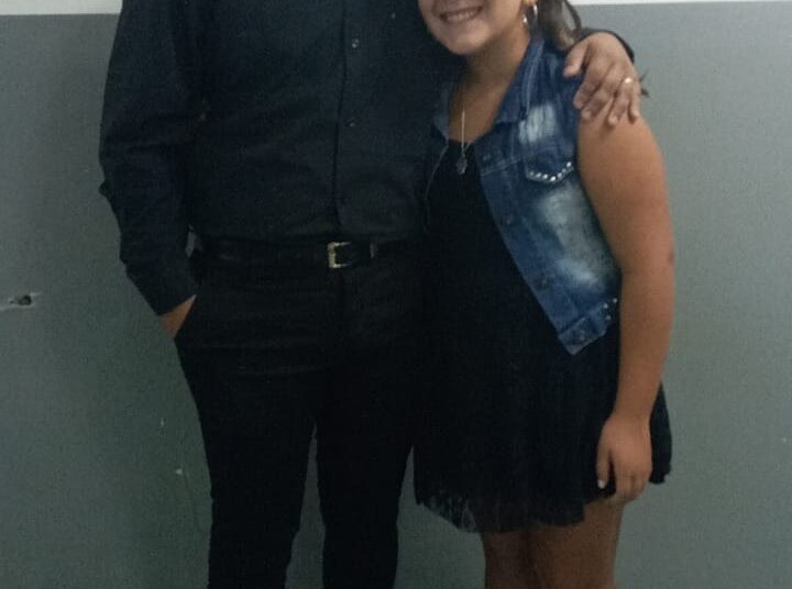 Dos niñas de Villa Cacique hicieron su primera presentación de canto en un Teatro tandilense