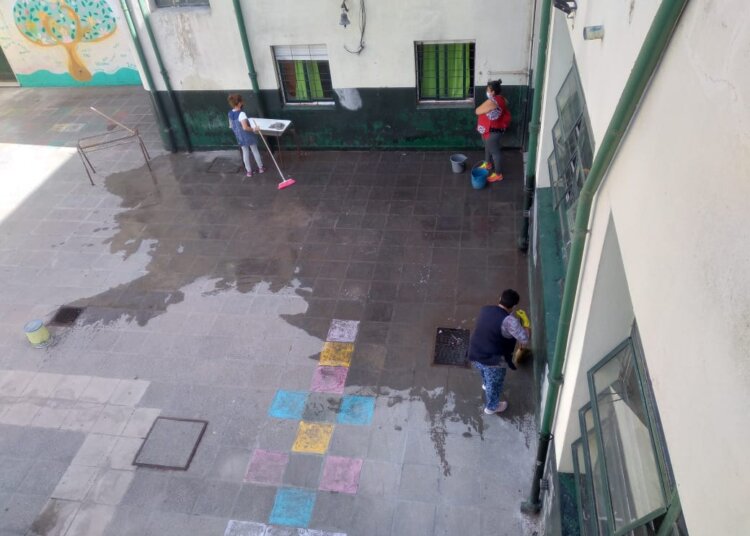 Diferentes trabajos se llevan a cano en Escuela Primaria Nº1