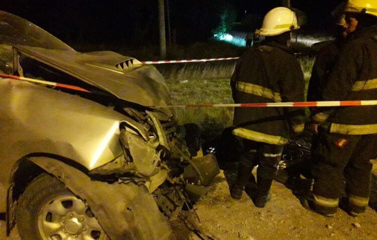 Accidente entre dos camionetas, los conductores con lesiones leves tras el impacto