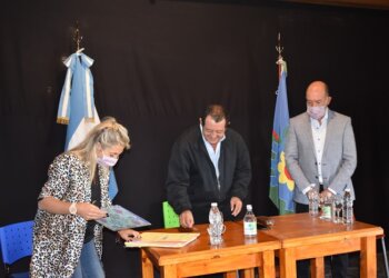 La provincia gestiona las escrituras para treinta familias de Juárez