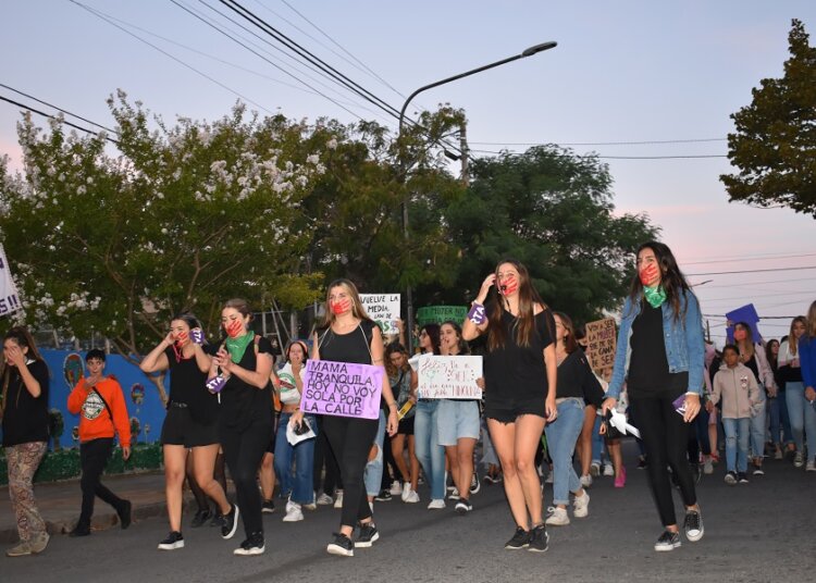 8M: se realizó una jornada de Lucha y Reflexión  en Plaza Independencia