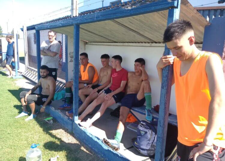 Primer amistoso: Argentino ganó 3 a 0 en Cháves