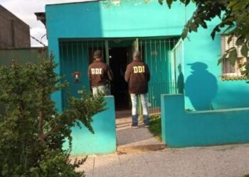 Mar del Plata: Detuvieron a una mujer que hizo fumar a su hija de 5 años y difundió el video
