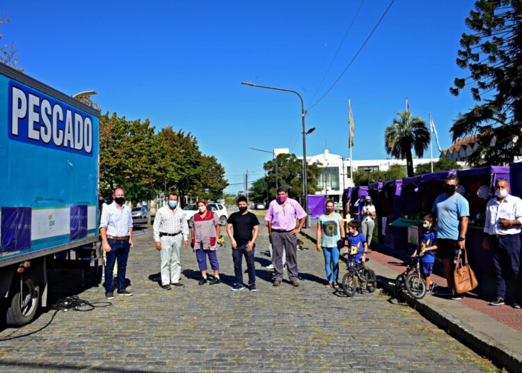 El Intendente recibió el camión del Programa Mercados Bonaerenses