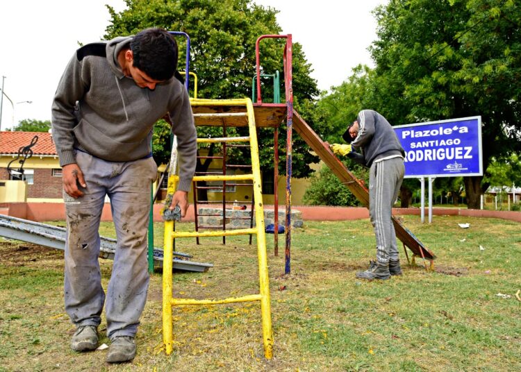 Continúan los Trabajos de Embellecimiento en Espacios Públicos