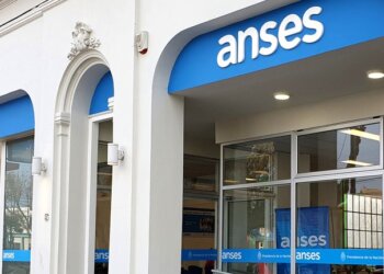 Bono Anses de $15.000: este lunes comienzan a pagar el beneficio para la AUH, AUE y monotributistas de las categorías más bajas