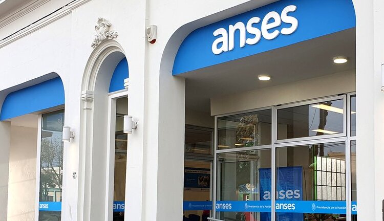 Bono Anses de $15.000: este lunes comienzan a pagar el beneficio para la AUH, AUE y monotributistas de las categorías más bajas