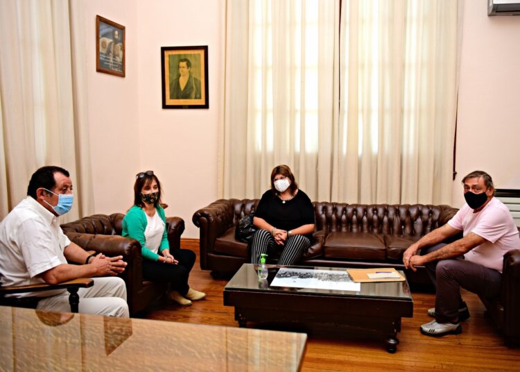 Fue entregado un subsidio a Integrantes de Cooperadora de Casa Juarez en Tandil