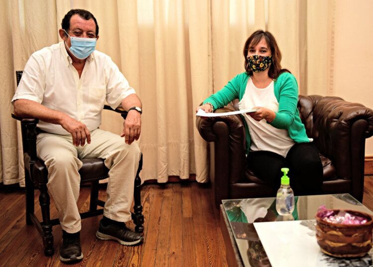 Fue entregado un subsidio a Integrantes de Cooperadora de Casa Juarez en Tandil
