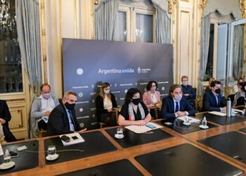 Nuevas restricciones: los expertos le recomendaron al Gobierno esperar 72 horas para definirlas pero evitaron hablar de confinamiento estricto