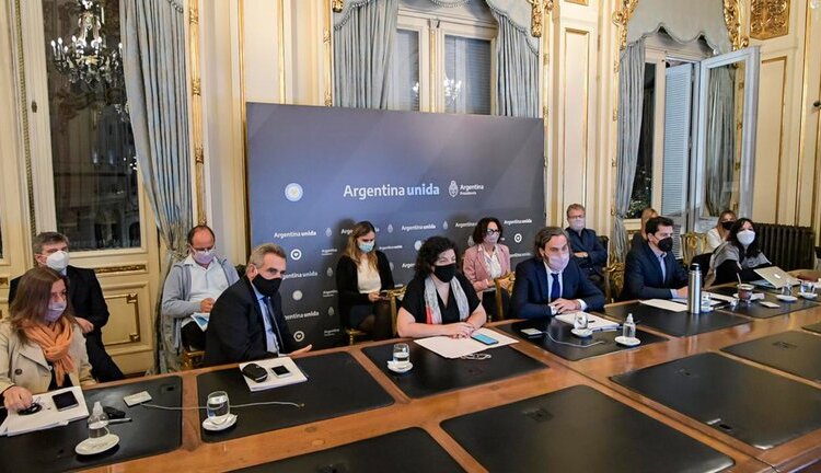 Nuevas restricciones: los expertos le recomendaron al Gobierno esperar 72 horas para definirlas pero evitaron hablar de confinamiento estricto