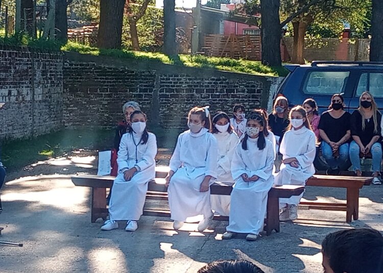 Se celebraron comuniones en Barker al aire libre