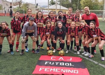 Juarense, suma jugadoras, entrena y busca un sponsor para su camiseta