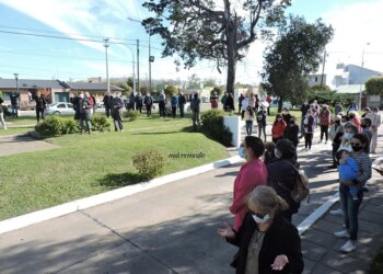 Buena convocatoria, se realizó el Abrazo Simbólico al Hospital Eva Perón