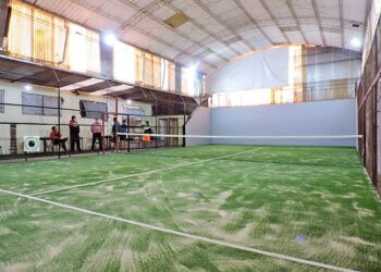 Se inauguró la nueva cancha de pádel en Juarense con un partido simbólico
