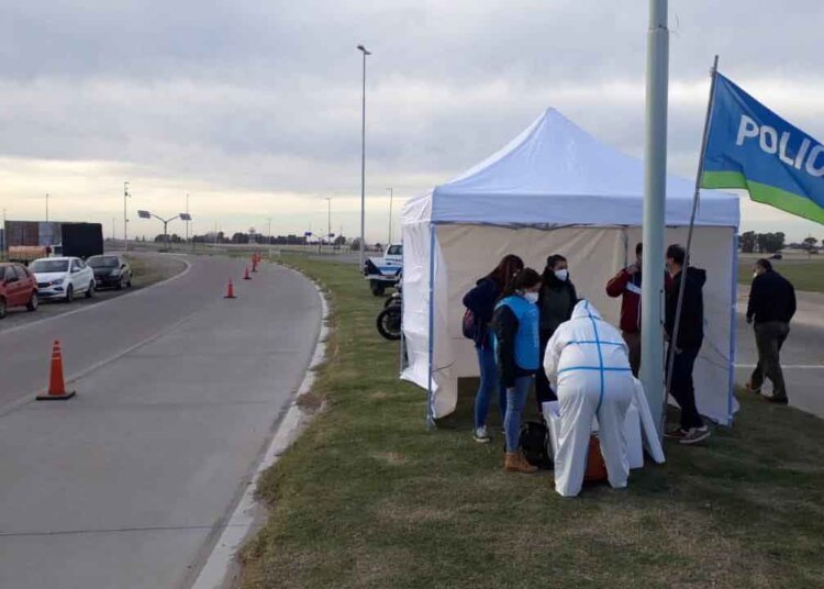La Policía hizo testeos Covid a automovilistas: el 13% dio positivo