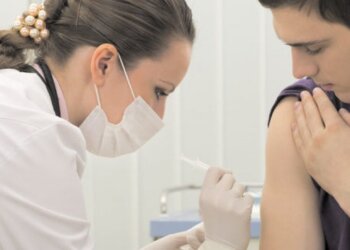 El gobierno bonaerense comenzará a vacunar la próxima semana a personas de 18 a 40 años con comorbilidades