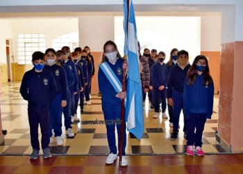 Alumnos de 4to y 5to del CIC realizaron la Promesa de Lealtad a la Bandera