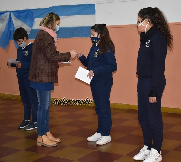 Alumnos de 4to y 5to del CIC realizaron la Promesa de Lealtad a la Bandera