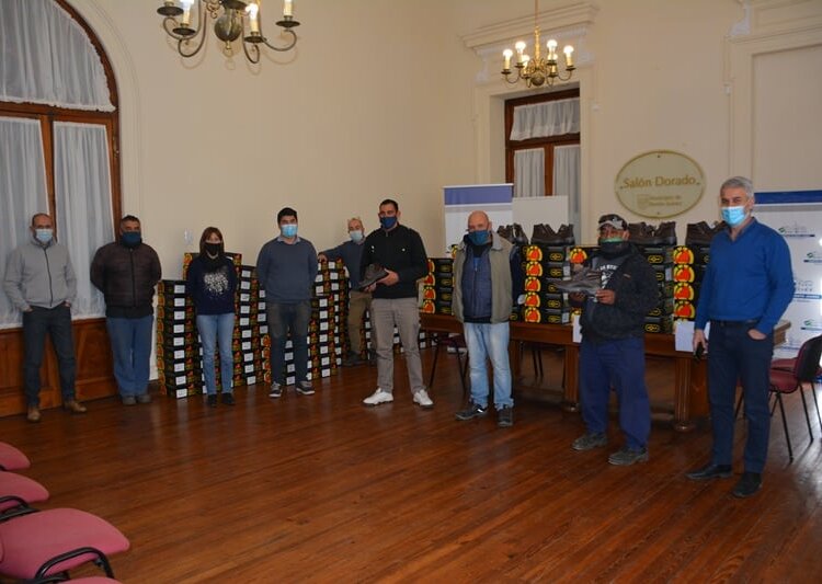 Comenzó la entrega de botines a los trabajadores municipales