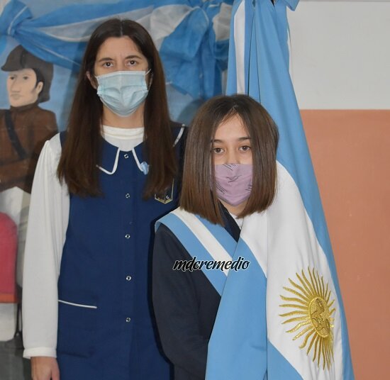 Alumnos de 4to y 5to del CIC realizaron la Promesa de Lealtad a la Bandera